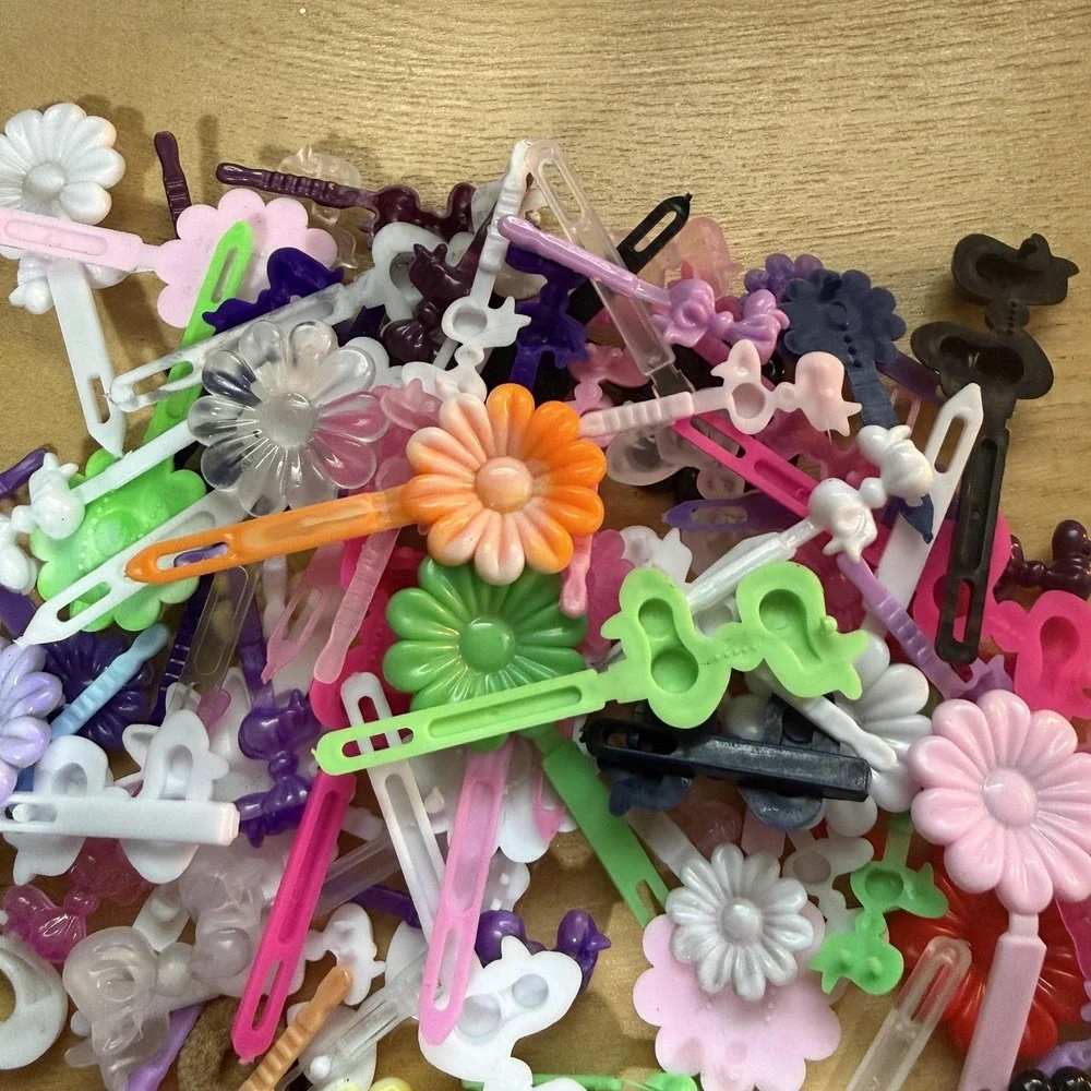 80's 90's Plastic Hair Clips Barrettes Vintage Flowers Bows Lot of ~100